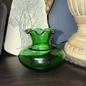 Vtg Emerald Green Glass Mini Vase 3.25” Crimped Rim Rose Bowl MCM Accent Piece